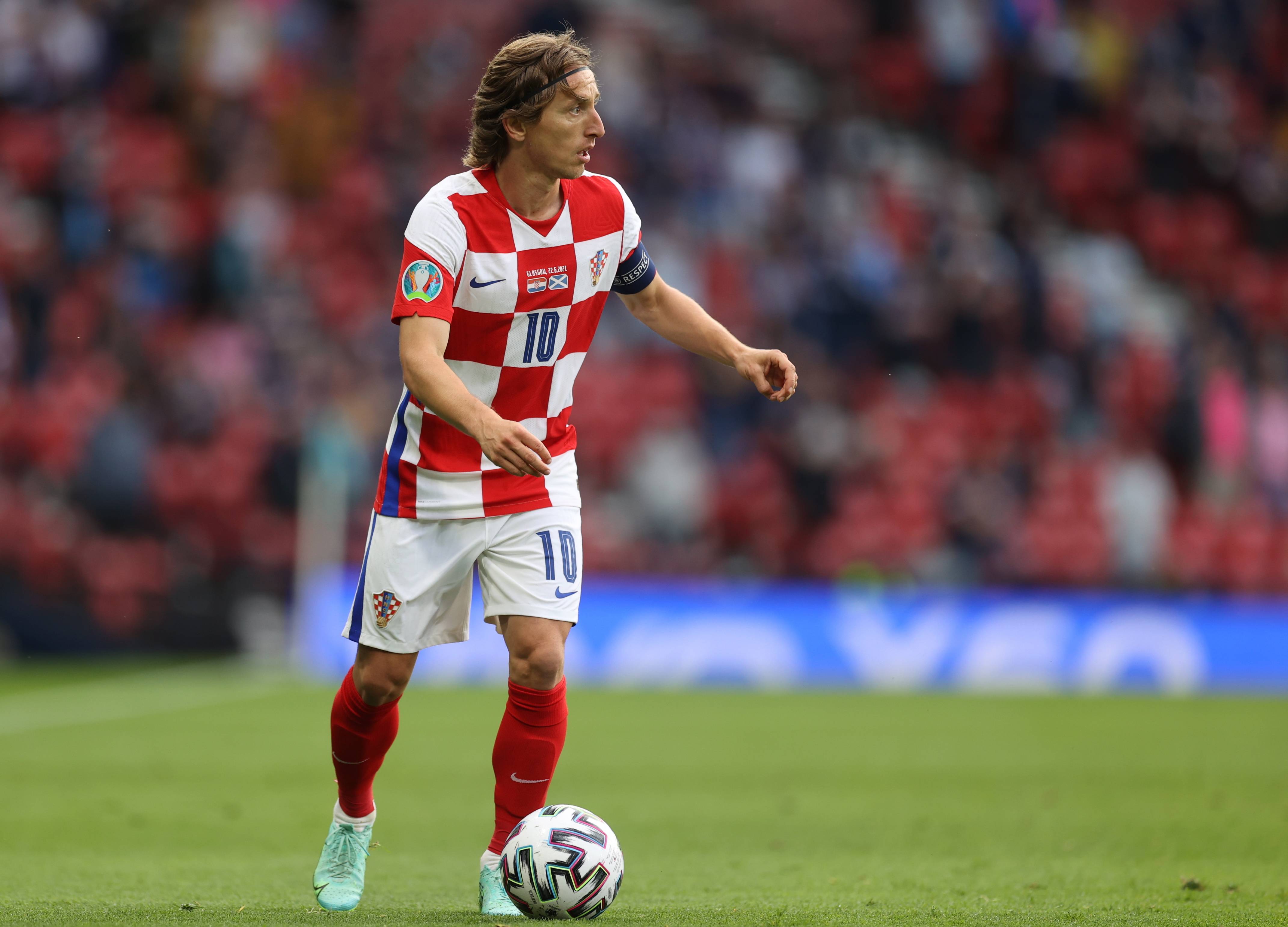 墨尔本胜利主帅：麦克阿瑟拥有双塔，我们必须要限制对手传中