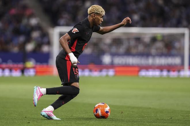 中国篮球笑话！CBA临开赛三天仍没转播商 难道只有现场观众看